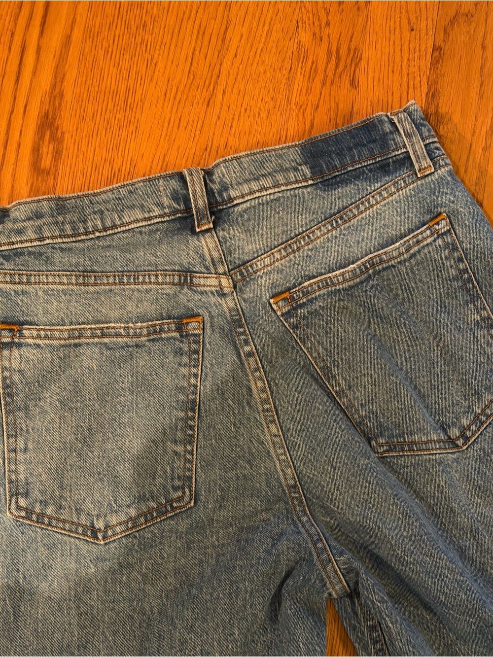Abercrombie & Fitch Light Blue High-Rise Relaxed Jeans - Picture 5 of 5